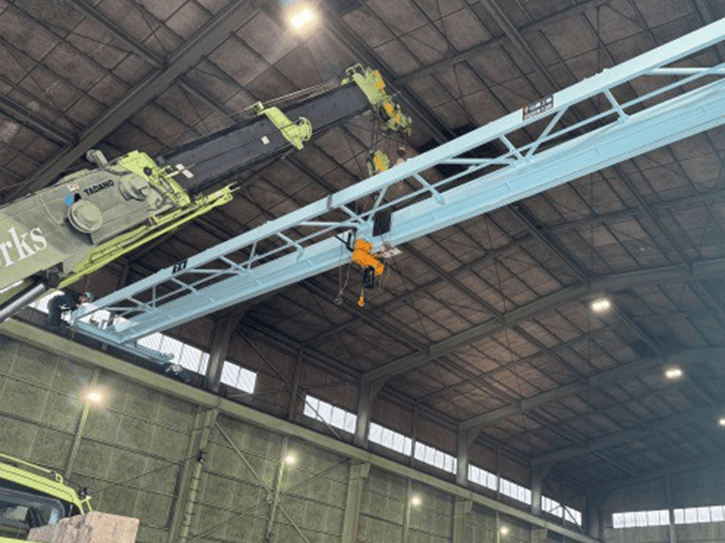 ホイスト式天井クレーンをALLインバータ制御2段速式へ更新 | 事例